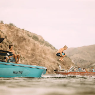 Alcova Fremont Canyon swimming and jumping off boat